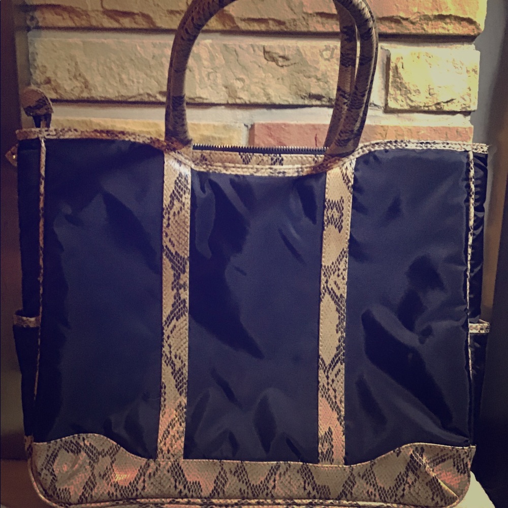 Computer tote